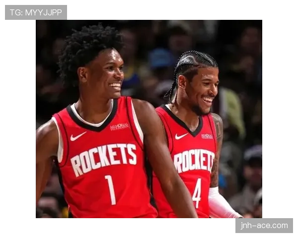 杰伦·格林无球跑动效率提升，拉开空间能力改变火箭进攻结构