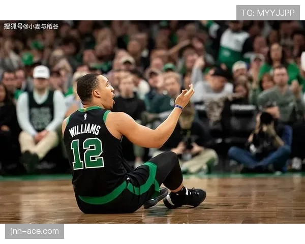 卡隆·巴特勒无球跑动拉开空间，3D属性提升锋线战术价值