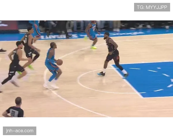 杰伦·威廉姆斯挡拆创造多次错位，持续提升球队攻防效率