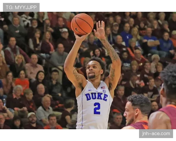 特伦特无球跑动拉开空间，三分效率领跑后卫群